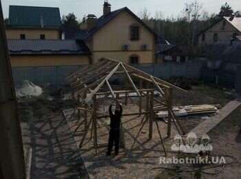 Помощник сделать крышу на беседке
