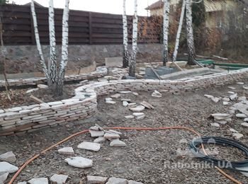 КЛАДКА ОПОРНЫХ СТЕН И ДОРОЖЕК ИЗ КАМНЯ