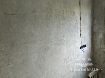 Подготовка стен в одной комнате под обои