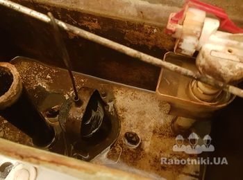 Устранение протечки воды в унитазе