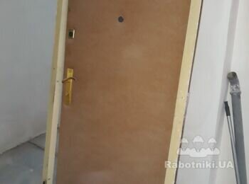 Нужно перевезти и установить входные двери