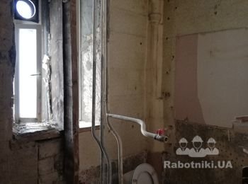 Перенести в квартире трубы отопления, горячей, холодной воды