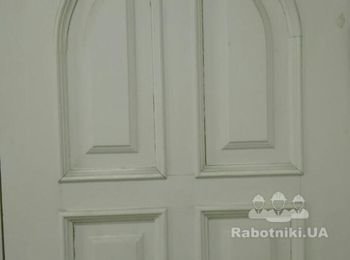 Перекрасить, освежить, отреставрировать деревянные окна и двери
