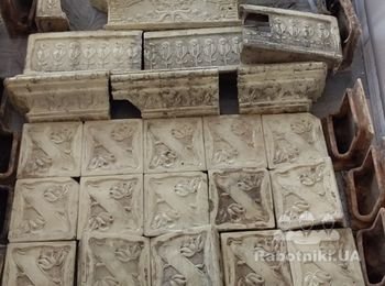 Подреставрировать и уложить изразцы