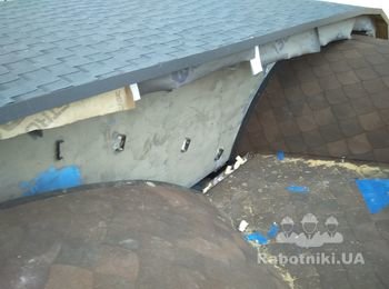 Сделать стену между навесом и кровлей