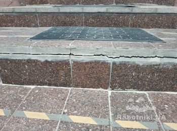 Ремонт фасада здания, ремонт ступенек