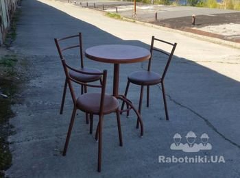 Требуется покрасить 7 столов и 20 стульев к ним