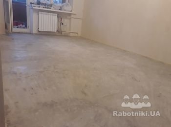 Заливка пола самовыравнивающимся раствором.