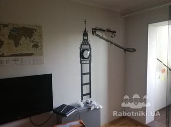 Переклеить обои в комнате