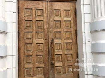 Потрібні працівники на ремонт дверей