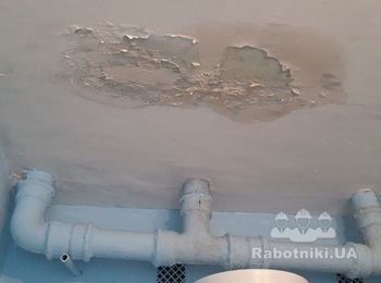 Нужно демонтировать стояк чугун и установить новый