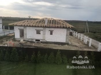 Разнорабочий на стройку котеджа.
