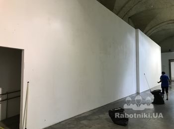 Пошпатлевать стену (100 м2)