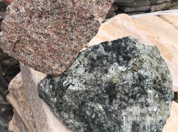 Кладка забора из бута , село Горенка
