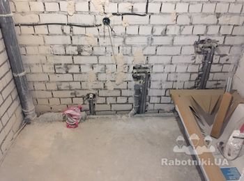 Грунтовка, штукатурка. Установка: ванны(акриловая), унитаз