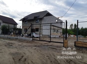 Штукатурка фасада дома 2 этажа где-то 300м2