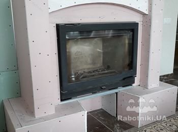 Облицовка камина мрамором