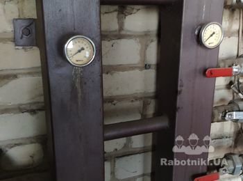 Сварщик-сантехник для монтажа врезок.