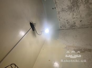 Удалить краску со стен