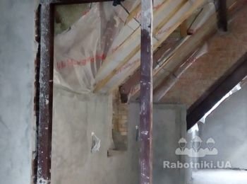 Обшивання гіпсокартоном мансарди котеджу
