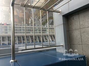 Нужно поднять поручни из нержавейки