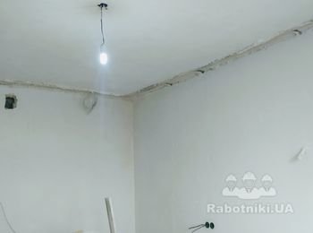 Проложить канал вентиляции к вытяжке на кухне