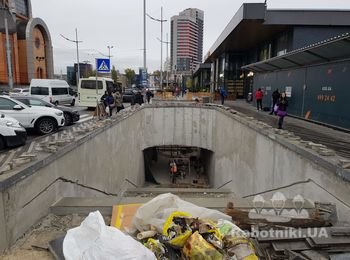 Плиточники для укладки грес на стены 30*30
