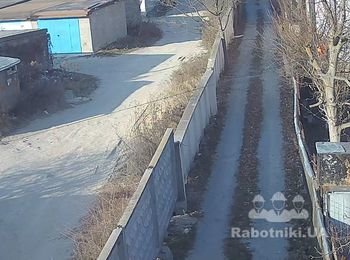 Натянуть колючую проволоку на забор 250м