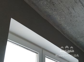 Штукатурка или просто покраска потолка возле окна (ниша карниза)