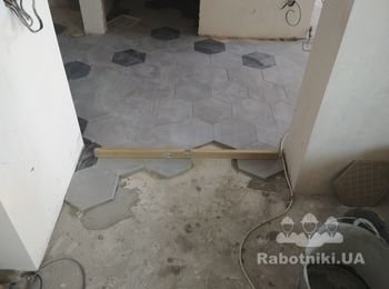 Підрівняти підлогу в кімнаті