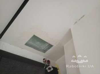 Отреставрировать потолок после затопления