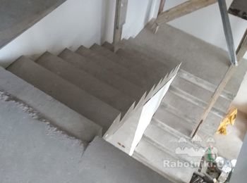 Установить 17 ступеней и площадку