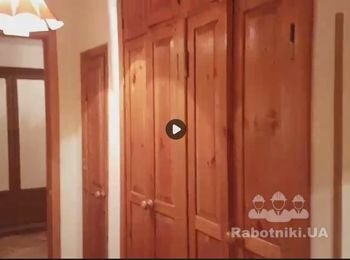 Услуги столяра: Реставрация и подгонка дверей кладовки