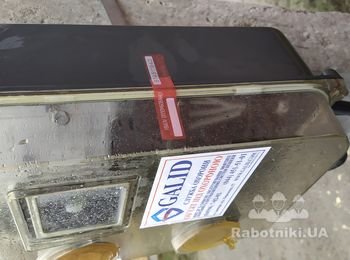 Монтаж пластиковых щитов учета на бетонные опоры ( без счетчиков