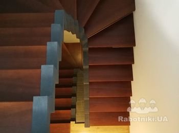 Установить перила на лестницу