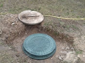 В Дымере. 40м/п бордюра под тротуарную плитку. 2 люка септика.