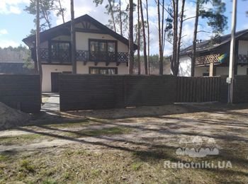 Деревяний забор з фундаментом 1919 метрів