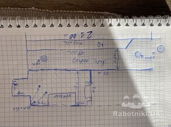 Необходимо уложить плитку во дворе.