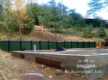 Фундамент ленточный на неровном участке