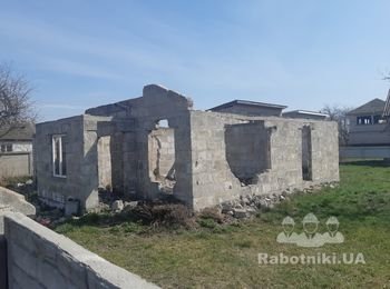 Демонтаж старой коробки дома