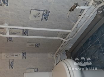 Спрятать трубы в стену