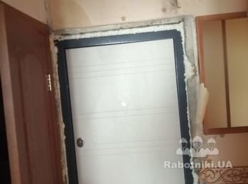 Частковий ремонт коридору