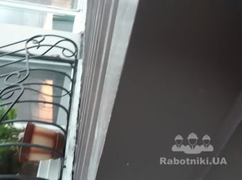 Крюковщина. Устранить течь крыши над входом в цоколь.