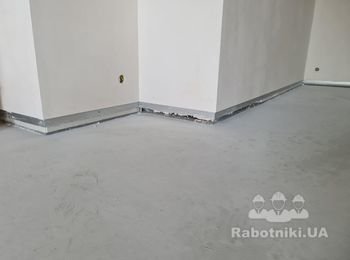 Укладка ковровой плитки и плинтус скрытого монтажа