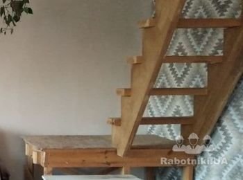 Сделать лестницу между этажами на даче