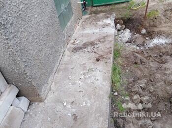 Демонтаж отмостки вокруг дома