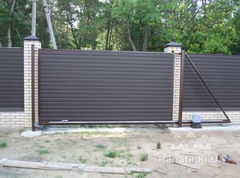Установка откатных ворот и автоматики Алютех