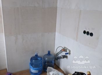 Комплекс кухня: фартук, покраска стен, потолка в кухне, монтаж розеток