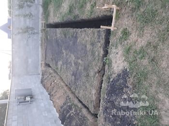 Залить два небольших фундамента.
