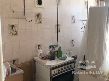 Подготовить стены и поклеить обои + доп. работы
